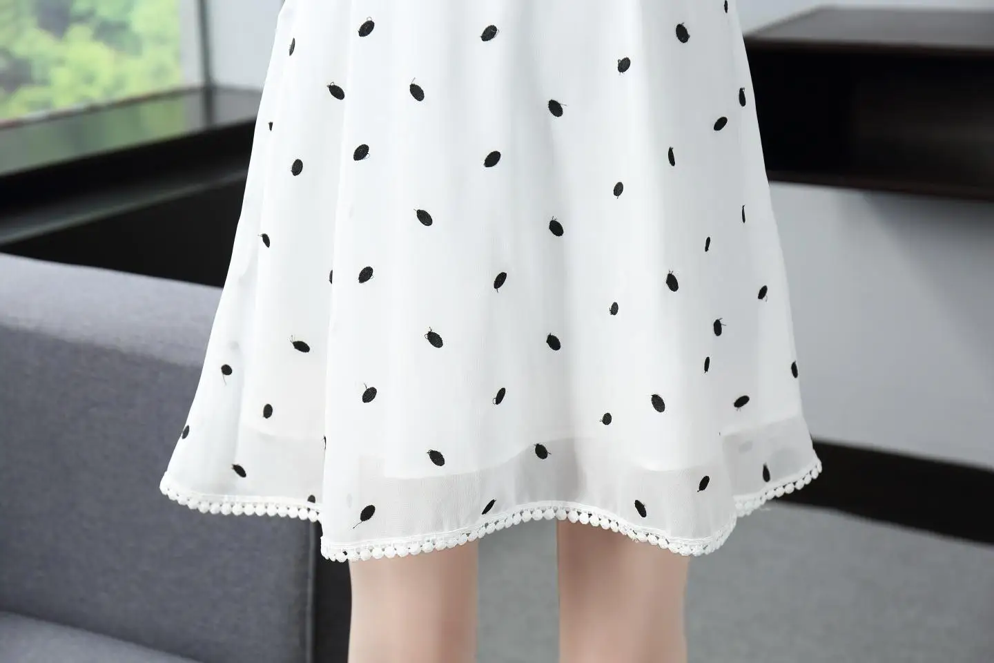 The new summer fashion v-neck falbala dot dress