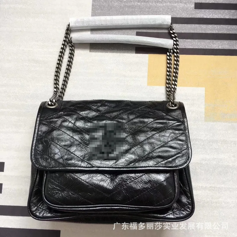 

Messenger Bag Niki Bag with Chain Shoulder WOMEN'S Bag Italy Oil Wax Burst Crack Cowhide S