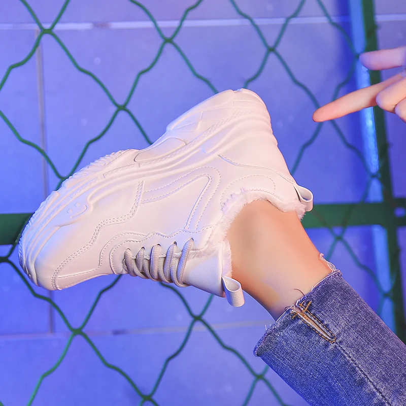 Comprar SWYIVY zapatillas de plataforma mujer 2019 nuevos zapatos de invierno mujer Zapatillas blancas zapatillas informales de estudiante de felpa cálido otoño papá zapatos de piel