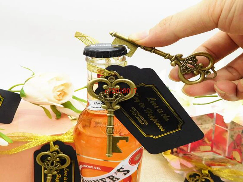 Creative vintage crown bottle opener key wedding decoration accessories zinc alloy wedding pendant return gift bottle opener