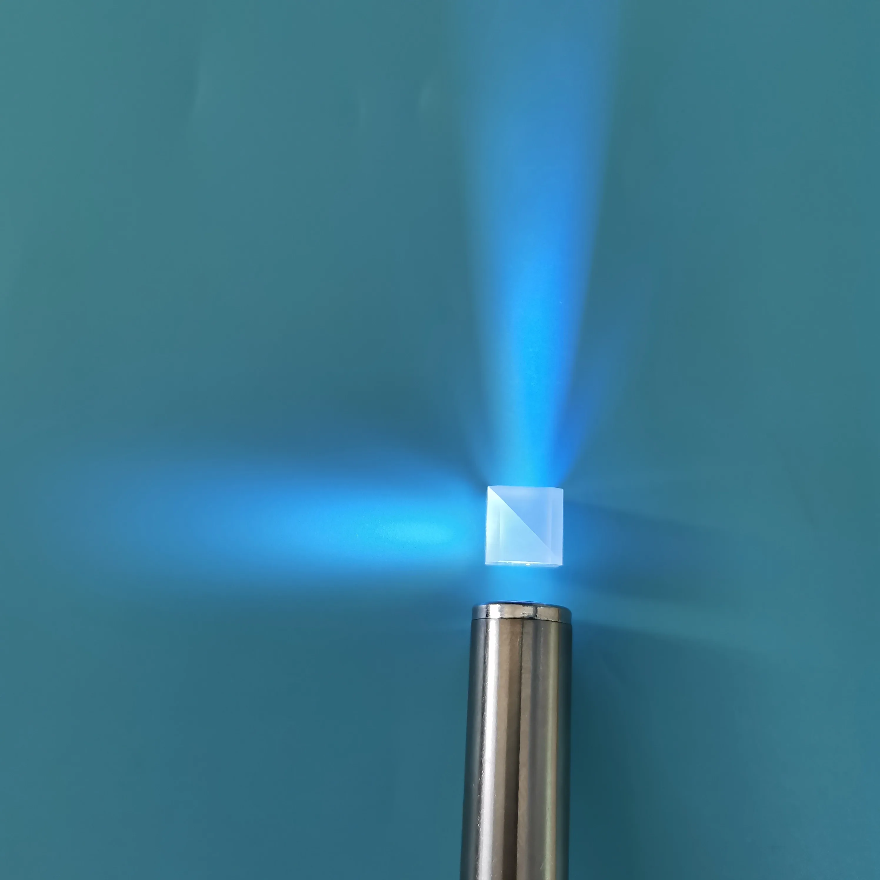 

10 * 10 * 10MM Chamfered Cubic Hexahedron Splitting Prism Semi-Reflective Semi-Transparent 50 To 50 Splitting Prism