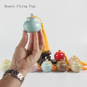 

Mini ceramic powder jar tea bank travel portable stone scorpion pills square ancient wind with cover small porcelain bottle