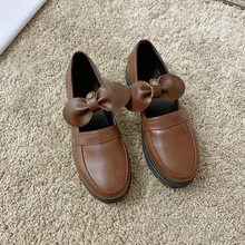 Новая Осенняя женская обувь; Женские однотонные Туфли-оксфорды с круглым носком; тонкие туфли в стиле ретро; обувь bullock на платформе; слипоны