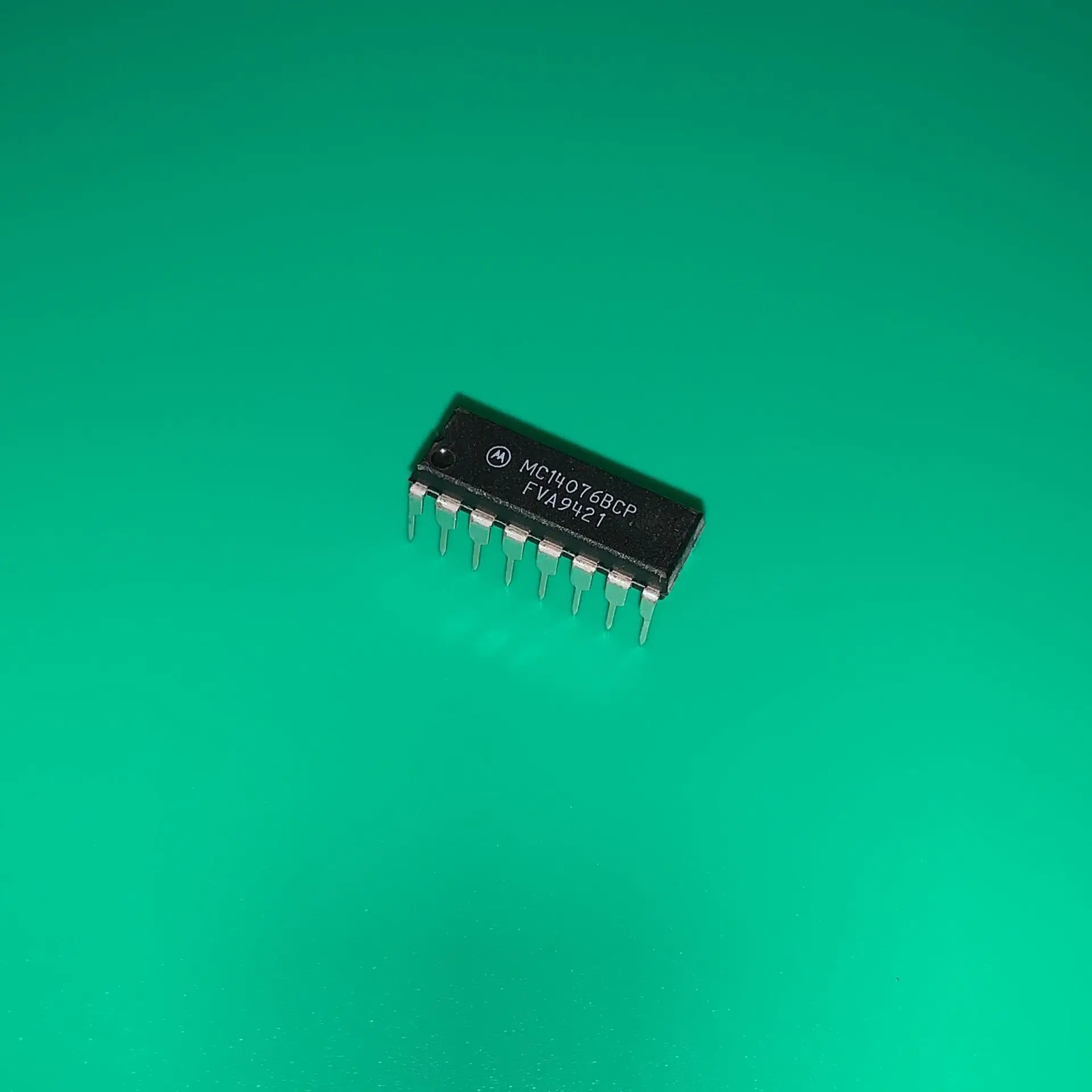 10 шт./лот mc14076бит G DIP16 MC14076 много IC FF D-TYPE SNGL 4BIT 16DIP MC14076BCPG MC 14076бит 14076 MC140768CP |