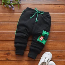 Г. Новые зимние Стильные повседневные красные и зеленые спортивные штаны для мальчиков бархатные брюки для маленьких мальчиков с хлопковой подкладкой