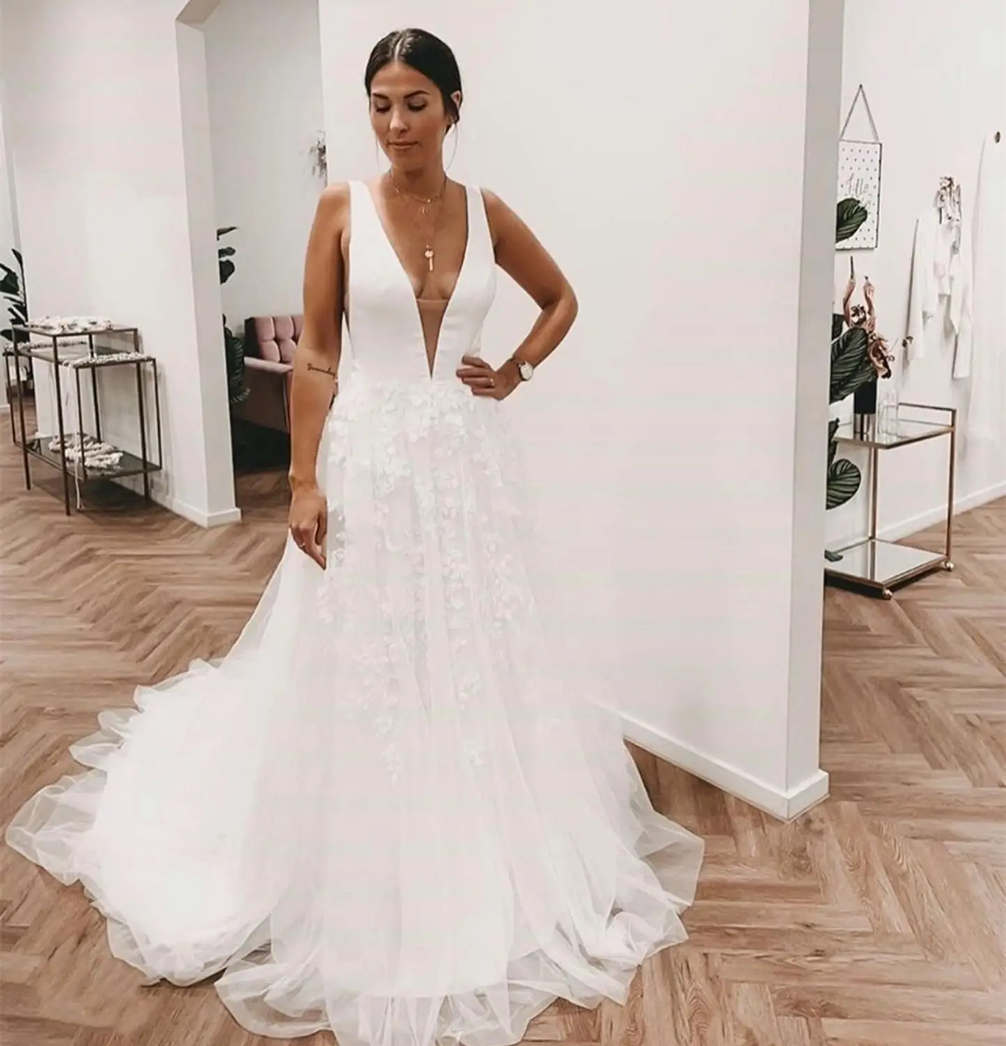 

Женское свадебное платье до пола LSYX, белое фатиновое платье с глубоким V-образным вырезом и шлейфом, свадебное платье с открытой спиной, на заказ