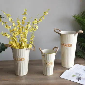 

Retro Thickened Iron Sheet Dry Flower Bucket Flowerpot Office Home Decoration Dry Flower Bucket Pot Container with Hook Balcony