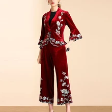 Красивые бархатные женские комплекты с вышивкой зимние высококачественные топы с расклешенными рукавами+ брюки облегающие костюмы