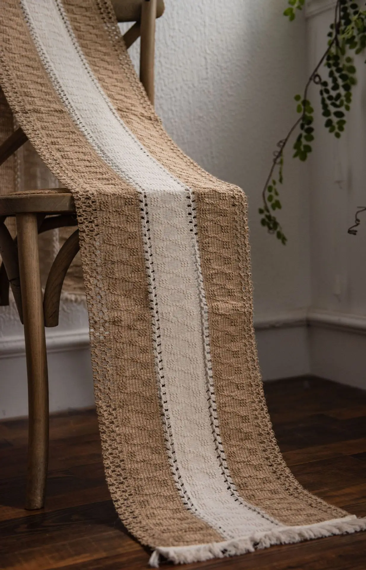 Description Picture 6 of itemLinen Cotton Stitching Table Runner Dinning Table Decoration Two-color Woven Tassel Natural Material Wedding Decor Table Runners