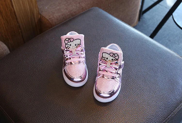 Новые модные Демисезонный детская светящаяся детская обувь Chaussure Enfant рисунок «Hello Kitty» обувь для девочек с светодиодный свет 21-30