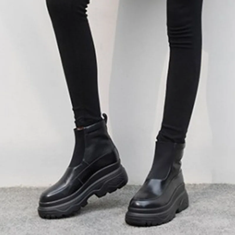 

Women's Fashion Waterproof Platform Boots Ladies PU Leather Rubber Martin Boots PVC Boots Sewing Solid Rainboots 2019 New