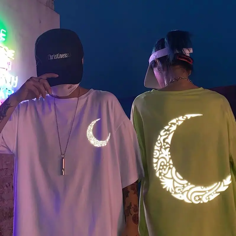 

2020 Hong Kong retro super-fire reflective moon print loose short-sleeved T-shirt for men and women on trend