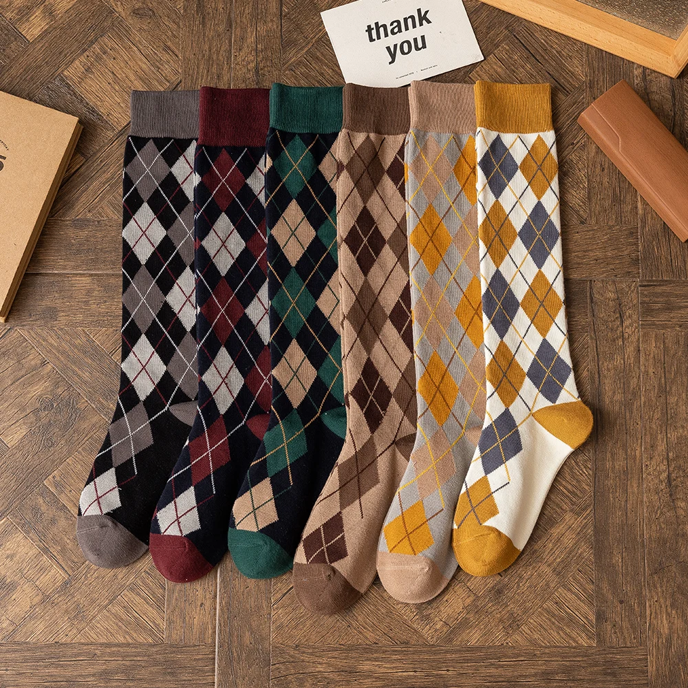 Description Picture 3 of itemAutumn/Winter Women's Knee And Calf Mid Length Socks Classic Scottish Checkered Slimming Leg College Style Pure Cotton Stockings