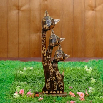 

Souvenir tree "Three cats painted with floral ornament" 50x20x6 cm 2028217