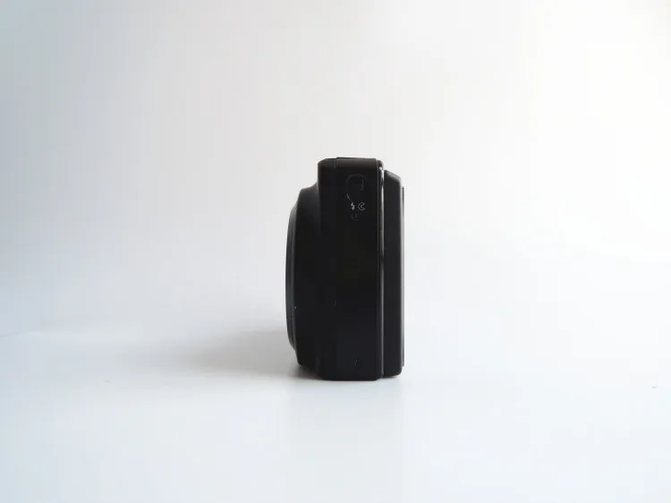 Используется, цифровая камера Nikon COOLPIX S9100 12,1 МП CMOS