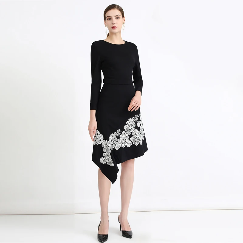 

Xiaomoli Show thin black round collar fashionable temperament waist irregular flower dress 2020 winter wear female new