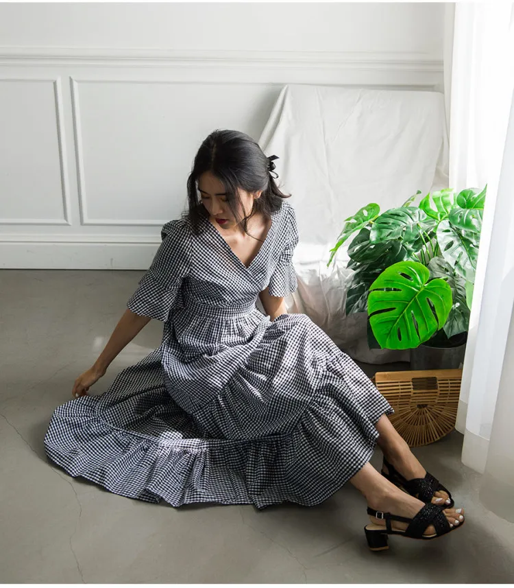 Loose Vintage Dress Summer Short Flare Sleeve V-Neck Fold Flowing Big Hem Black Plaid Maxi Dress Women DV659