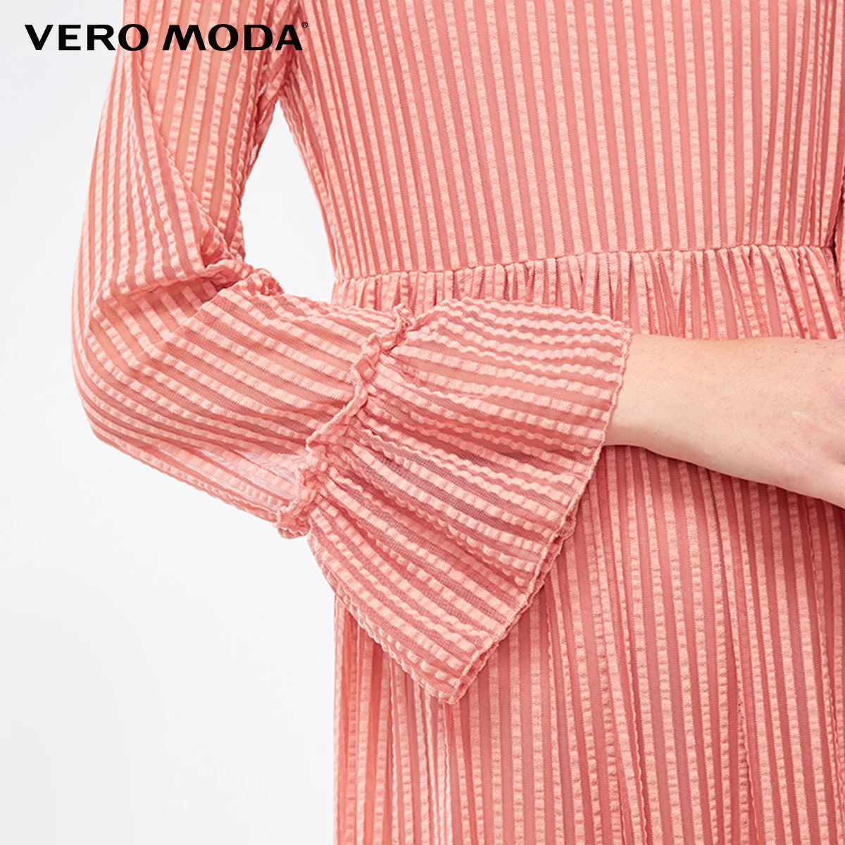 Vero Moda Новое поступление Gauzy Splice Cinched Талия круглый вырез платье | 31837D513