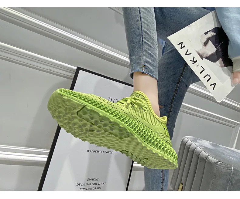 13749260618_947892557