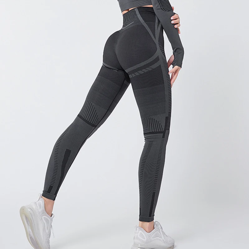 13440137484_1968044934