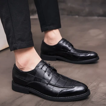 

2020 Leather Men Casual Shoes fashion Luxury Brand Mens oxfords outdoor Moccasins Breathable lace up Black Driving Shoes men