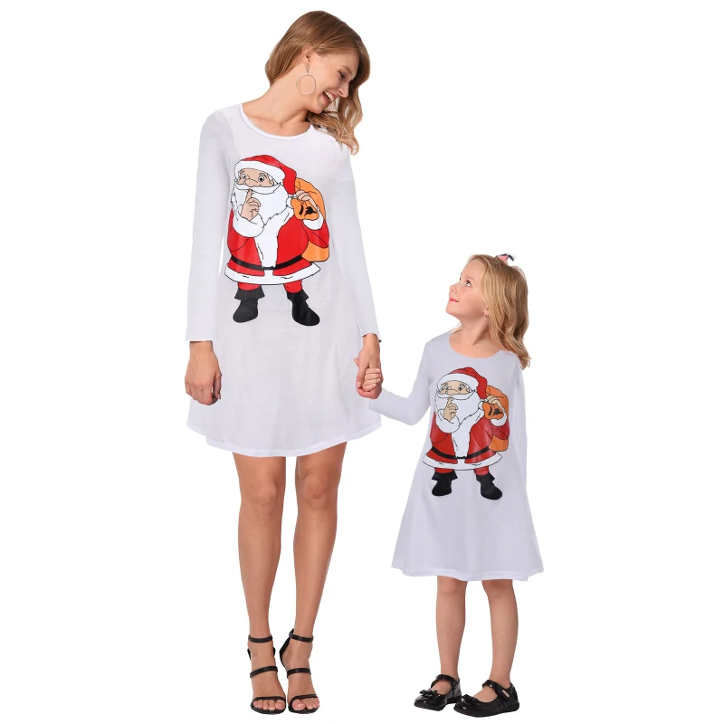 Рождественские платья для мамы и дочки; коллекция года; зимняя одежда для мамы и меня; одежда с длинными рукавами и Санта-Клаусом; семейная одежда для мамы и дочки