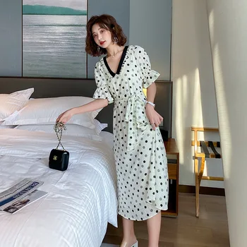 

Black and White Polkadot Dress Retro Hepburn Wind Waist Hugging Slimming V-neck Elegant 2020 New Style Female Summer French Chif