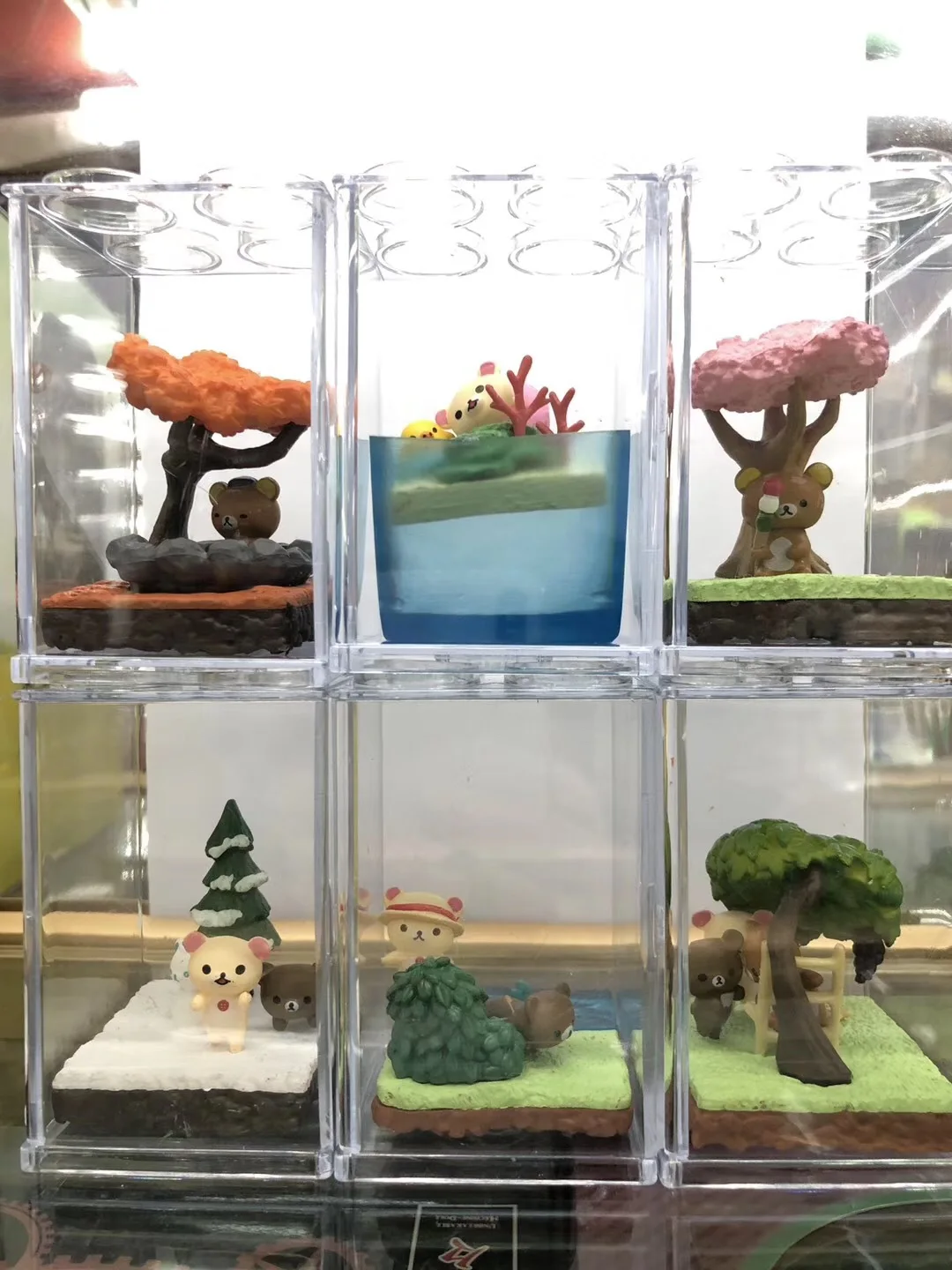 

2019 New Style 6-Season Landscape Easily Bear Bottle Miniature Landscape with Display Box Capsule Toy Model Ornaments