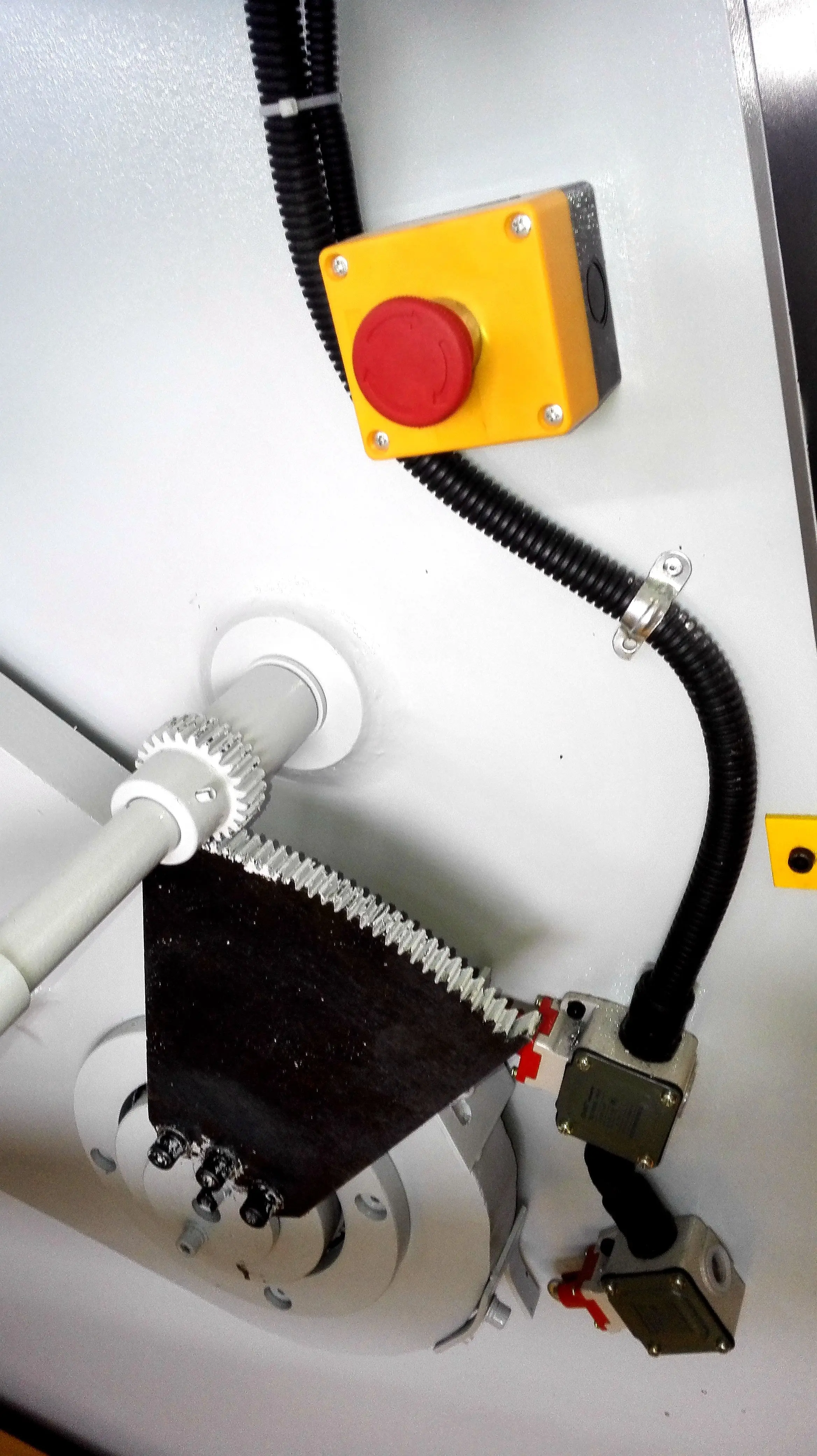 Горячая QC12K cnc E21S система с гидравлическим Резаком машина для 8 мм металлического листа