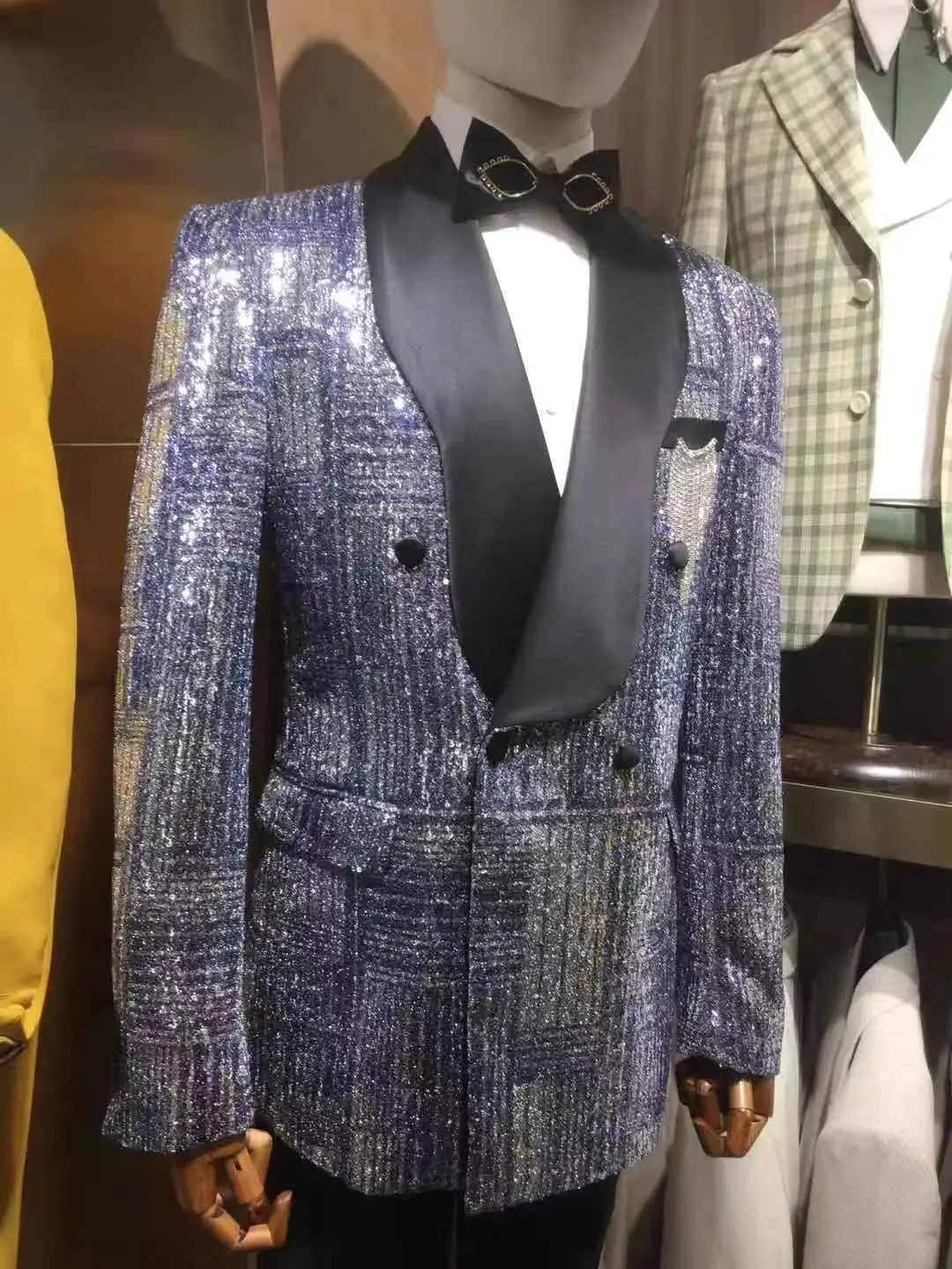 Latest design luxury fashion green wedding suits for men Classic leisure Lapel groom slim party formal Blazer only jacket