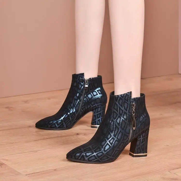 

Women in the spring and autumn Martin boots, high boots, single point thick with short boots with ankle boot sheep wool