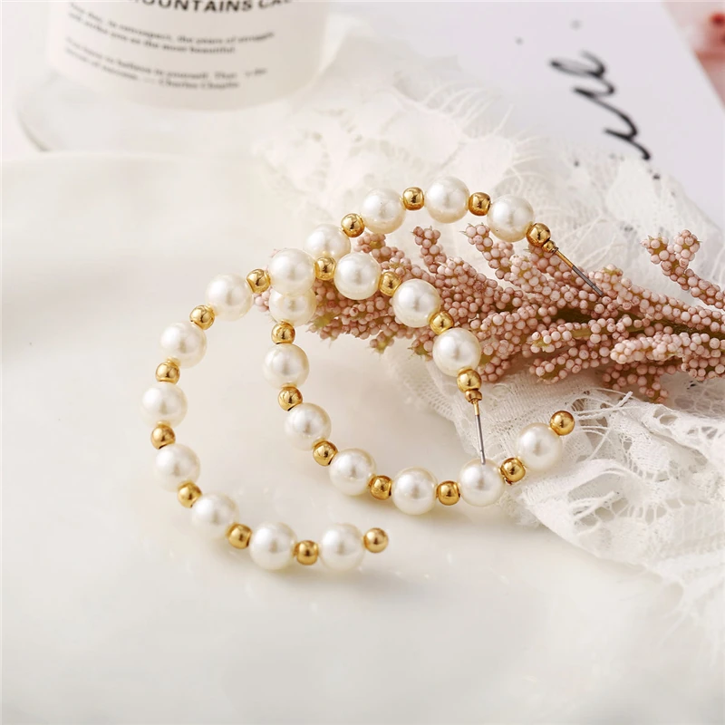 Женские круглые серьги-кольца серьги золотого цвета с бусинами и жемчугом зима