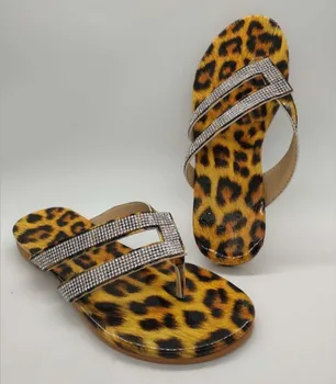 

2020 New women Slippers Leopard Flip Flops Summer Women Bling Rhinestones Slip On Beach Slides Sandals casual zapatos de mujer