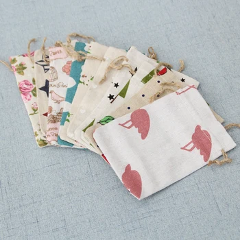 激安 漫画の布バッグ巾着ポケット巾着袋ギフトバッグ色ランダムリネンクリスマス綿お祝いギフトジュエリー