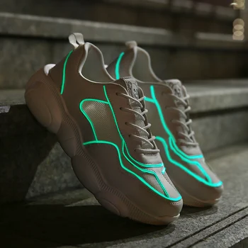 

2019 New Arrival Trend Men Trainers Comfortable Men Shoes Sports Running Shoes for Adult White Couple Models Bear Luminous Shoes