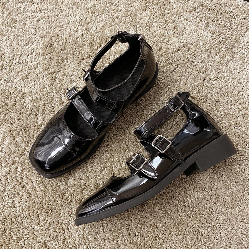 black shine leather Модельные маленькие кожаные туфли в стиле Лолиты; молодежные туфли на толстой резиновой подошве с 3 пряжками и ремешком; Яркие туфли mary jane в стиле ретро; женские туфли-оксфорды на плоской подошве с ремешком в стиле панк; Новинка - Цвет: black shine leather