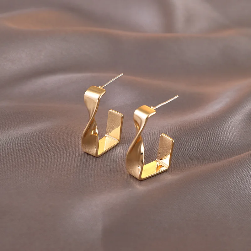 

2020 New Gold Silver Color Metal Geometric Hollow Irregularly Twisted Hoop Earrings for Women Girls Simple Jewelry