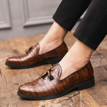 

2020 Men Italy Luxury Dress Shoes Men Bullock Business Office Shoes Brand Fashion Formal Shoes Men Casual Shoes Big Size 38-48