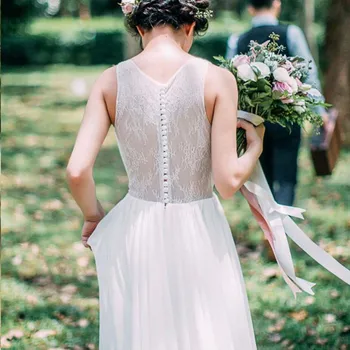 

Romantic A Line Round Neck White Illusion Court Train Corset Bridal Gown Pleat Tulle Button Back Beach Bride Dresses for Wedding