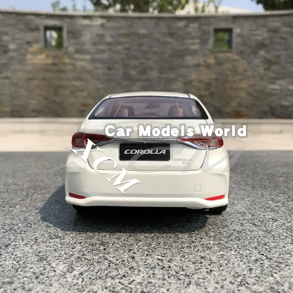 Литая под давлением модель автомобиля для всех новых Corolla(белый)+ маленький подарок