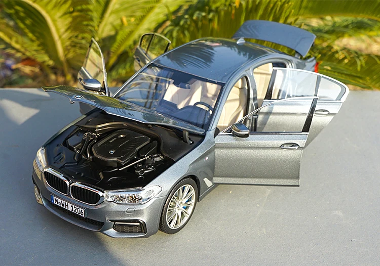 1:18 5 серия B M W G30 2017 литая под давлением модель автомобиля для подарка