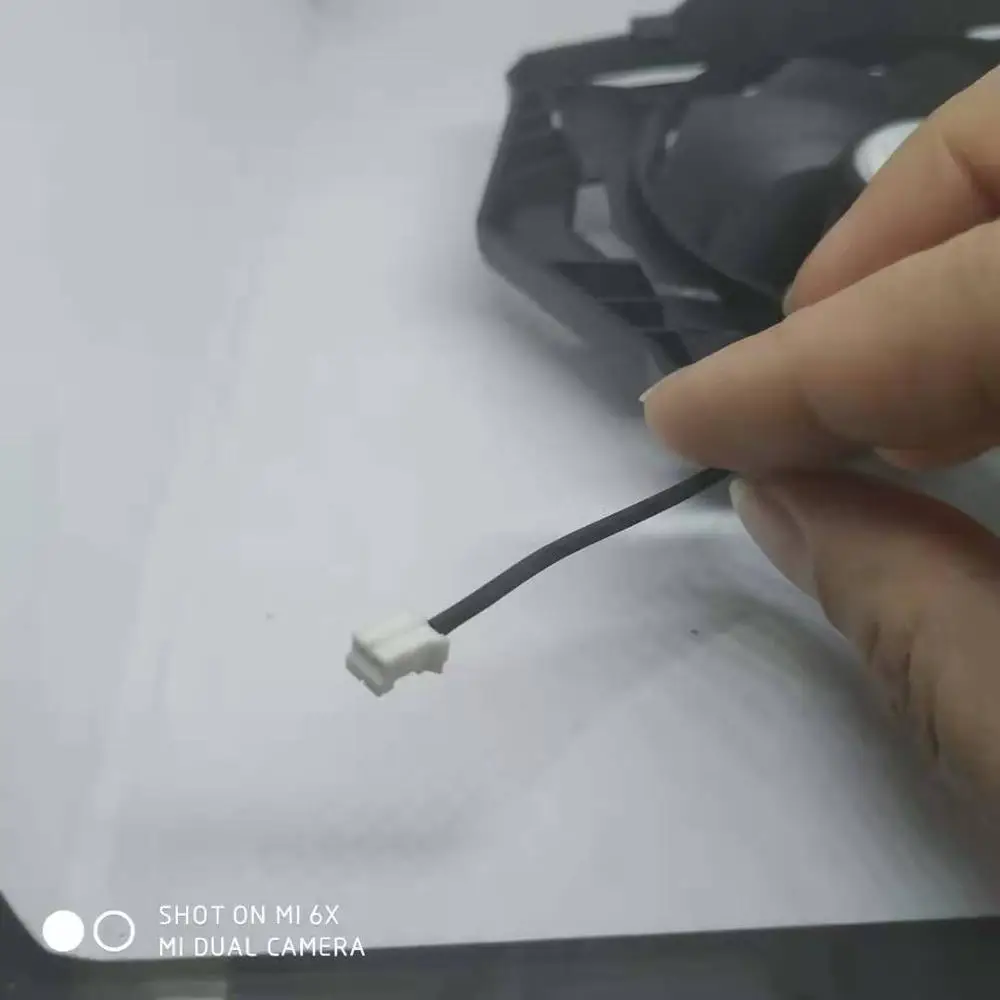Сапфир HD5550 HD5670 графика вентилятор 2-провод 2,0 небольшой интерфейс 12V 0.15A