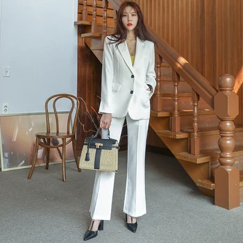 

Women's suit 2020 spring and autumn new fashion wild was thin small suit jacket two-piece solid color loose women's clothing set