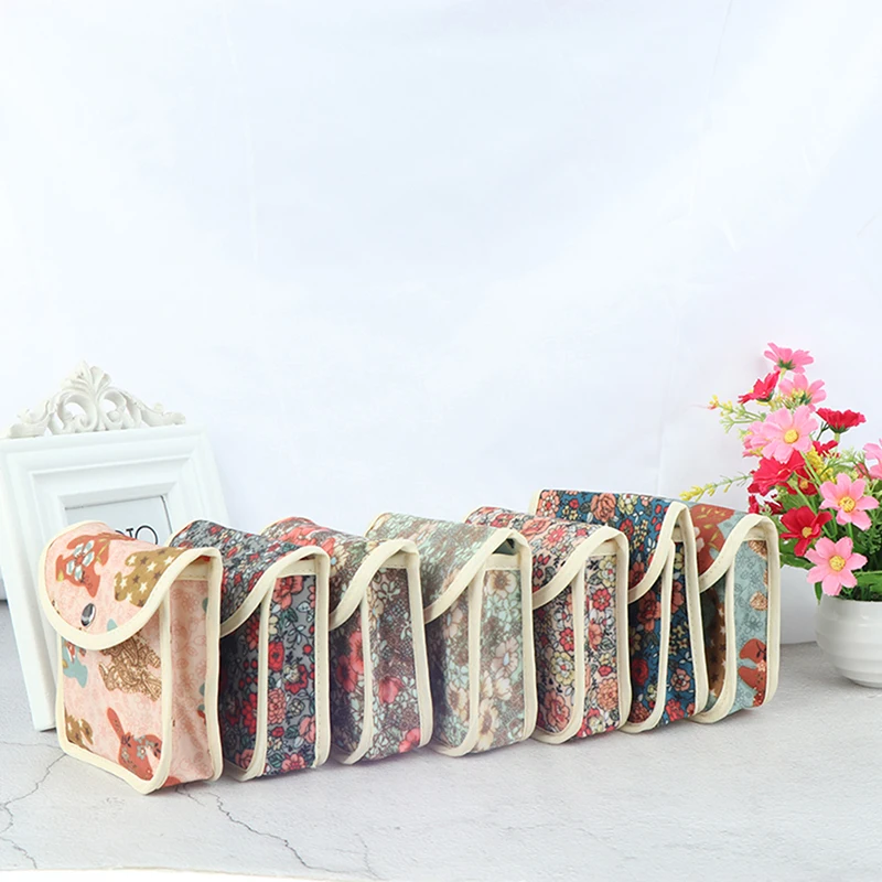 Reusable Sanitary Pads Bags Wet Bag for Mama Cloth Pads Menstrual Napkin Also Can Be Coin Makeup Bag Makeup Tool