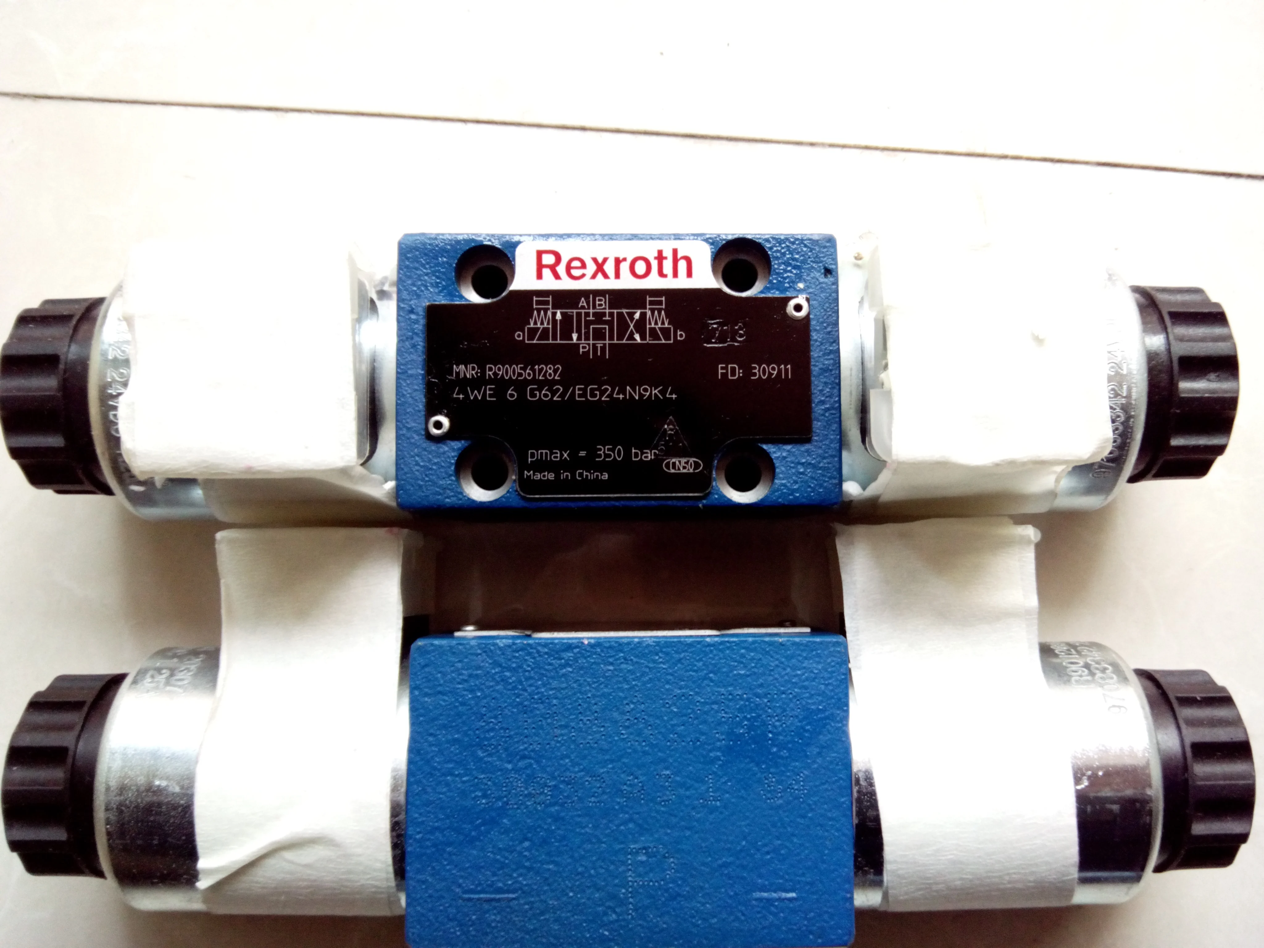 

REXROTH R900561282 4WE6G62/EG24N9K4 Hydraulic valve solenoid directional valve