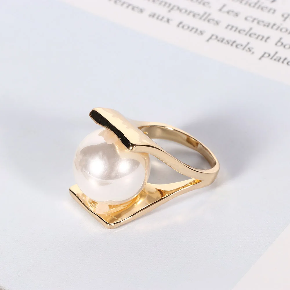 

Fashion Imitation Pearls Finger Rings Personality Gold Metal Hollow Rings Exaggeration Finger Rings for Women Girls Jewelry