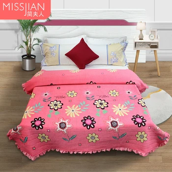 

Floral Pattern Protector Coverlet Bedspread Bed Flat Sheet Cover Graceful Home Textile Cover 200x230cm Not Including Pillowcase