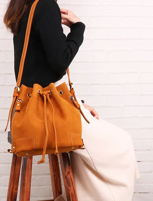 

Retro Style Women Bucket Backpack Teenagers All-match Genuine Leather Outgoing Bag Ladies Shoulder Commuter Bags Mochila DF622