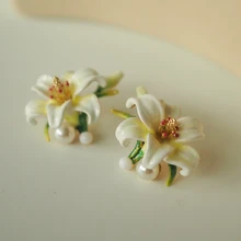  Simple Elegant White Flower Stud Earring For Women Romantic Wendding Accessories Lady Party Jewelry 