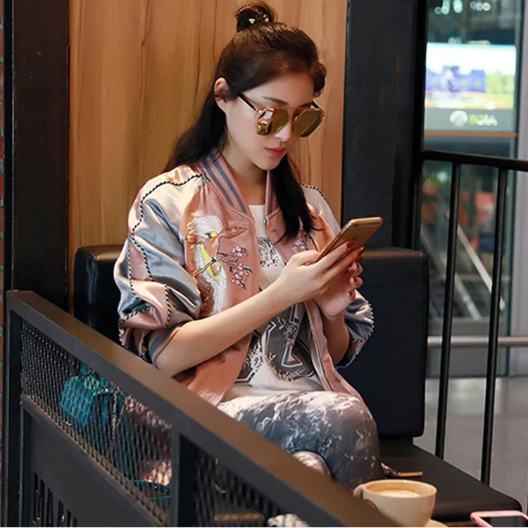 

New Products 2019 Star Airport Street Snap Gan Tingting Celebrity Style Embroidery Flower Jacket Short Jacket Baseball Uniform